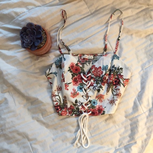 ILLA ILLA Tops - Floral Crop Top
